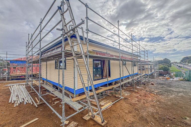 Photo of property in 1/25 Mcleod Road, Weymouth, Auckland, 2103