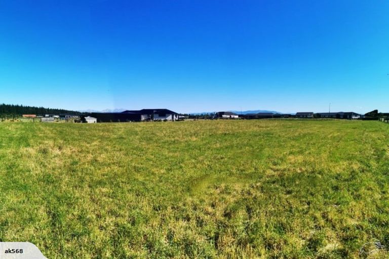 Photo of property in 15 Whitcombe Place, Darfield, 7571