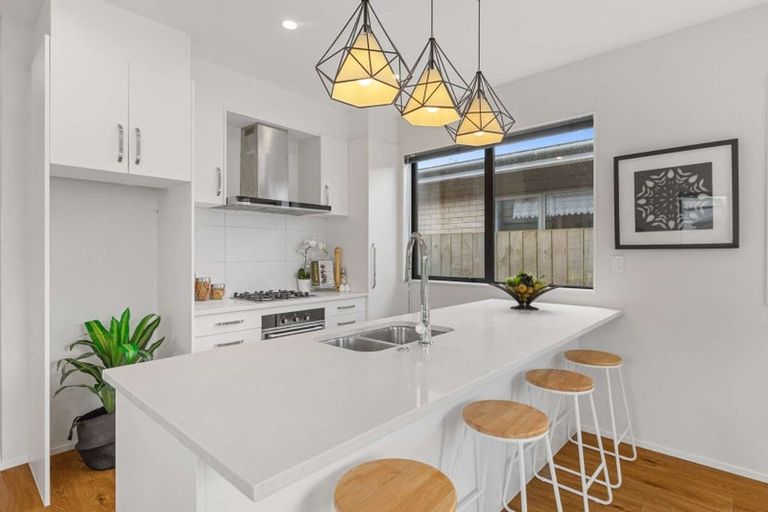 Photo of property in 7 O Ruamano Crescent, Pukekohe, 2120