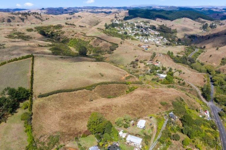 Photo of property in 13 Edwards Avenue, Henderson, Auckland, 0610