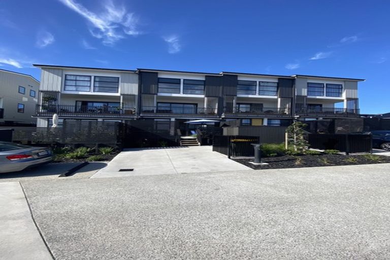 Photo of property in 7 Whiri Lane, Hobsonville, Auckland, 0616