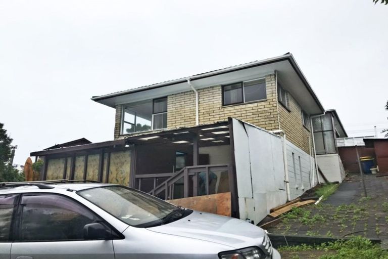 Photo of property in 2/81 Arran Road, Browns Bay, Auckland, 0630