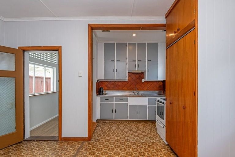 Photo of property in 77 Shamrock Street, Takaro, Palmerston North, 4412