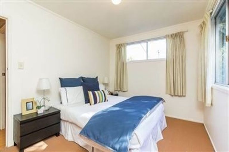Photo of property in 22 Korotaha Terrace, Rothesay Bay, Auckland, 0630