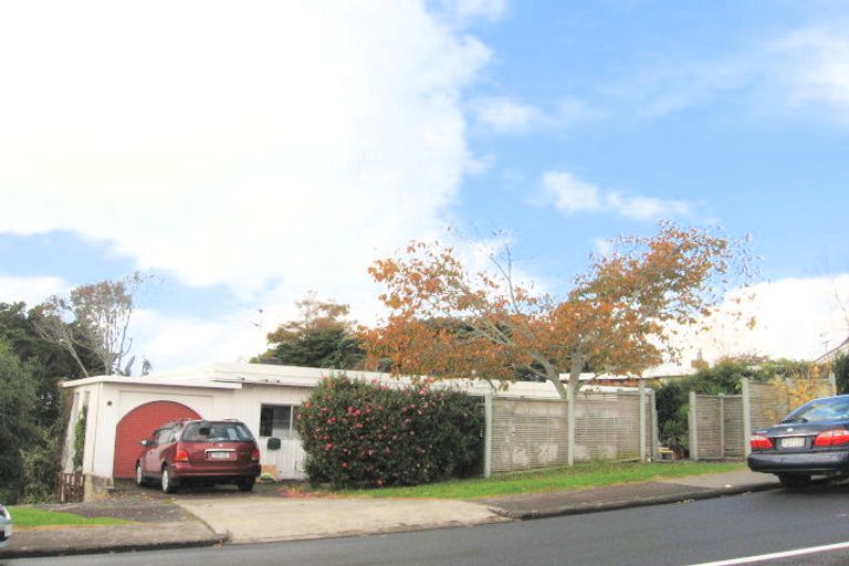 Photo of property in 119 Mellons Bay Road, Mellons Bay, Auckland, 2014