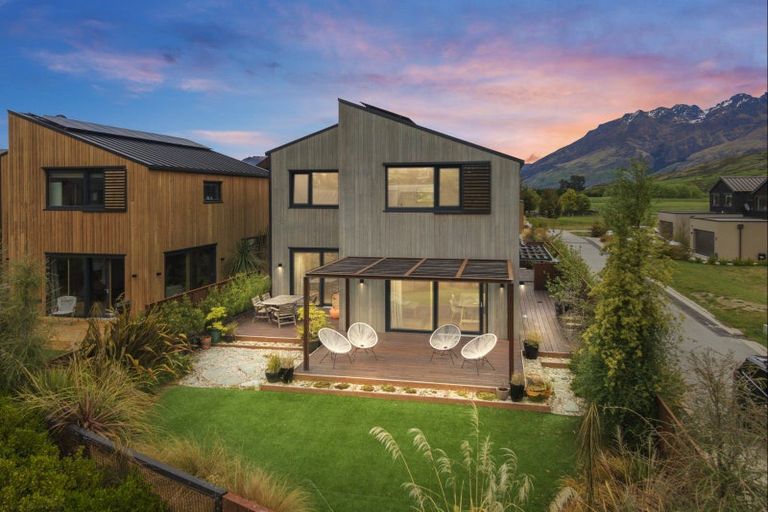 Photo of property in 6 Soudley Court, Jacks Point, Queenstown, 9371