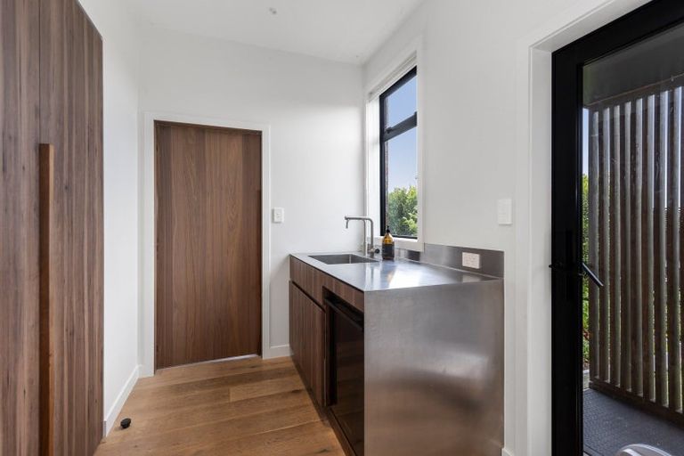 Photo of property in 56 Covil Avenue, Te Atatu South, Auckland, 0610