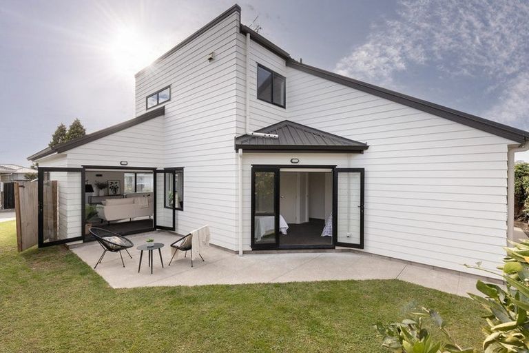Photo of property in 6b Queen Road, Bellevue, Tauranga, 3110