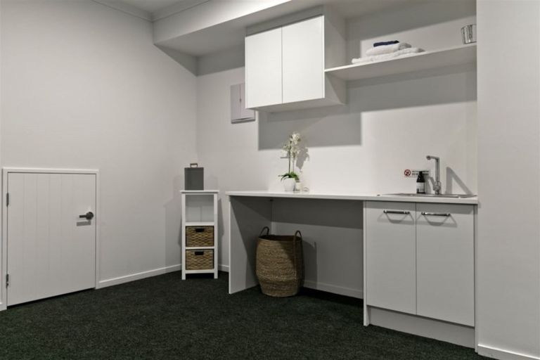 Photo of property in 6 Barrique Road, Kumeu, 0810