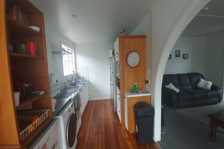 Photo of property in 43 Guthrie Street, Waterloo, Lower Hutt, 5011