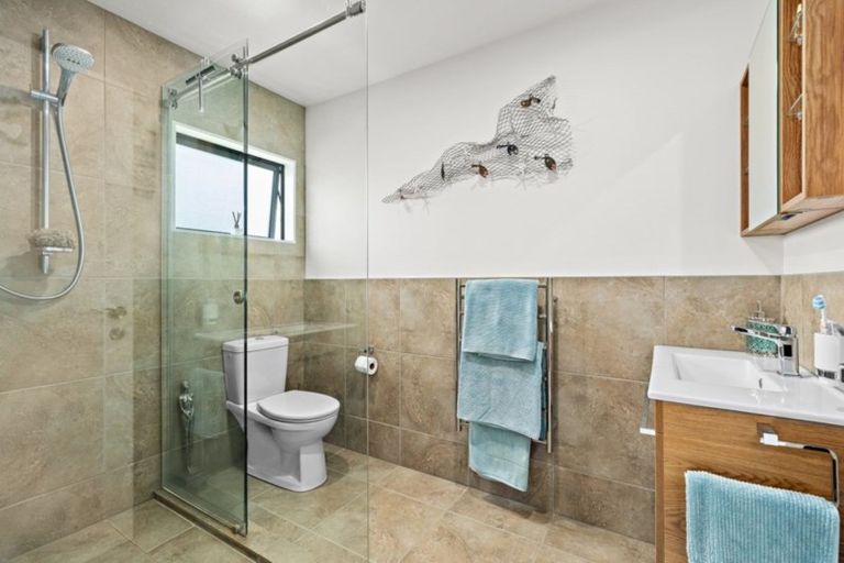 Photo of property in 62 Mccallum Drive, Sandspit, Warkworth, 0982