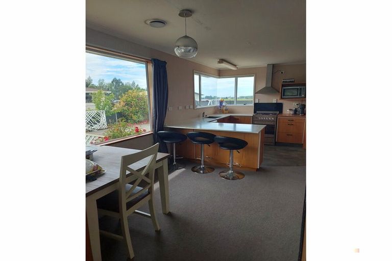 Photo of property in 19 Timaru Road, Waimate, 7924
