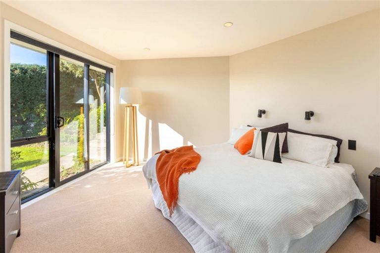 Photo of property in 9a Janice Place, Mount Pleasant, Christchurch, 8081