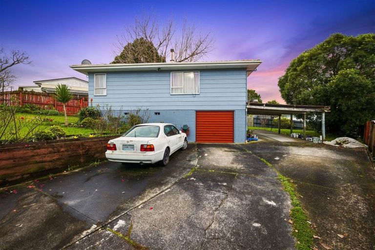Photo of property in 4 Backhurst Grove, Massey, Auckland, 0614