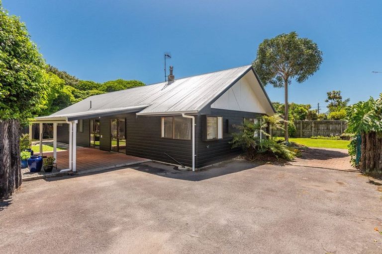 Photo of property in 17a Iti Grove, Waikanae, 5036