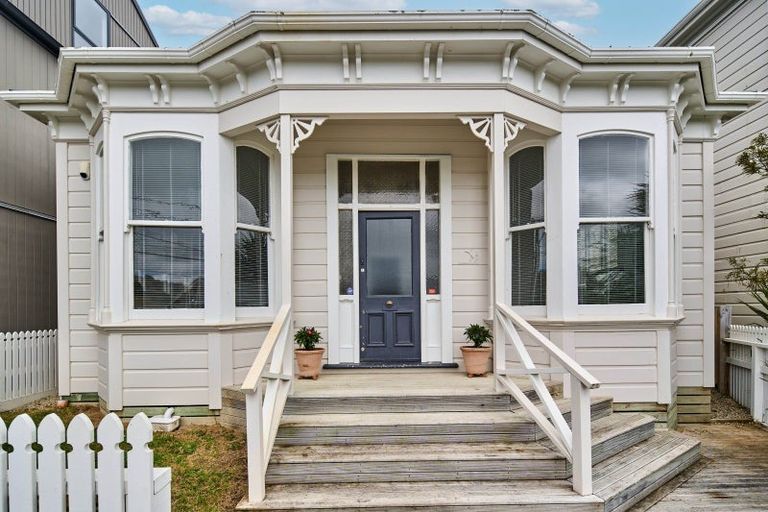 Photo of property in 10 Stanley Street, Berhampore, Wellington, 6023