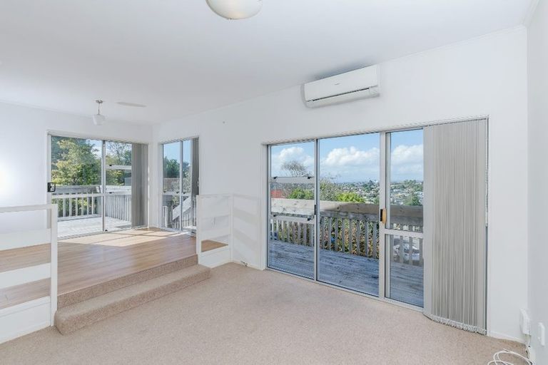 Photo of property in 13 Tableau Place, Totara Vale, Auckland, 0629