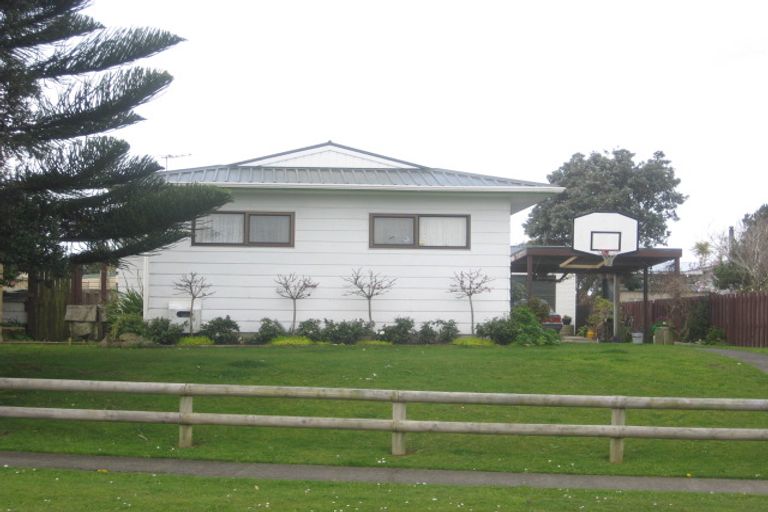 Photo of property in 17 Tuiti Street, Waitara, 4320