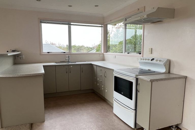 Photo of property in 16a Normanton Street, Glenfield, Auckland, 0629