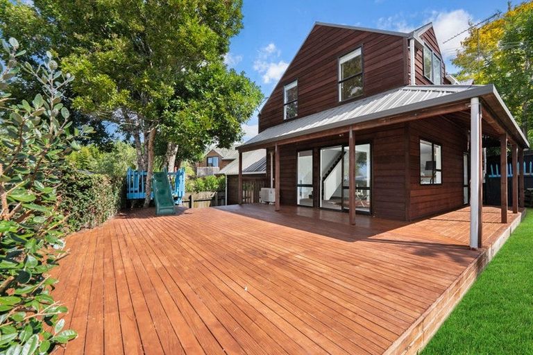 Photo of property in 2/35 Jaemont Avenue, Te Atatu South, Auckland, 0610