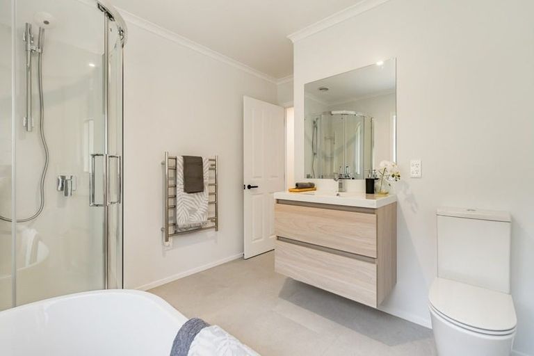 Photo of property in 15 Te Awa Rere Grove, Stokes Valley, Lower Hutt, 5019