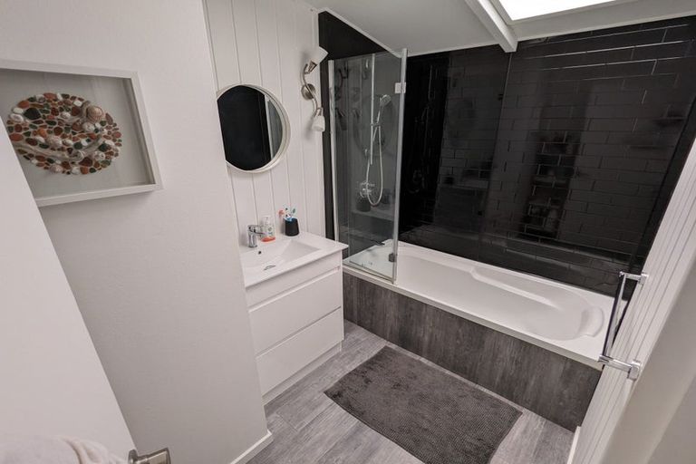 Photo of property in 75 Gillespies Road, Birchville, Upper Hutt, 5018