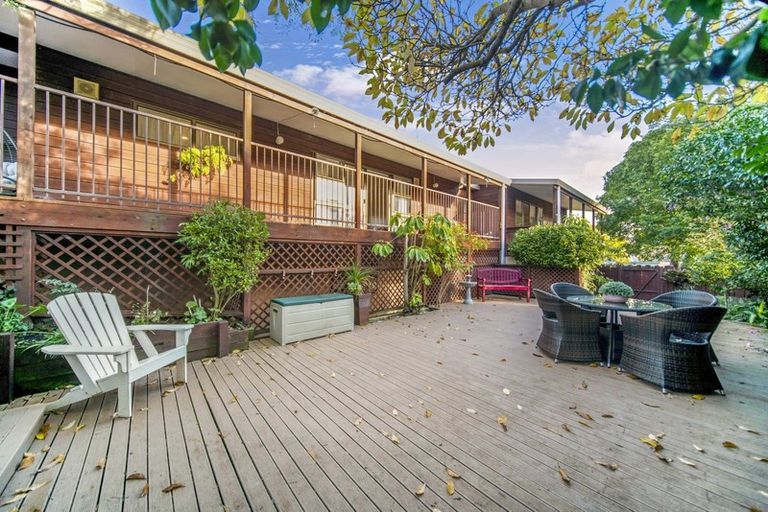 Photo of property in 3 Orinda Close, Botany Downs, Auckland, 2010