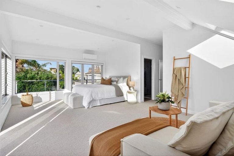 Photo of property in 5 Holiday Road, Milford, Auckland, 0620