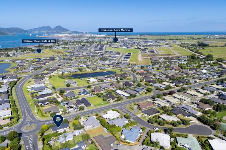 Photo of property in 1 Shearwater Street, One Tree Point, 0118