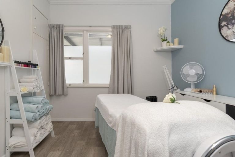 Photo of property in 2a Kaitemako Road, Welcome Bay, Tauranga, 3112