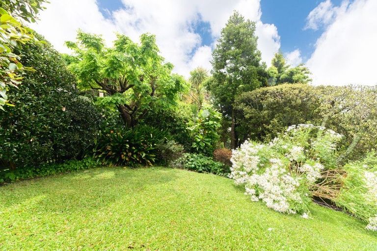 Photo of property in 2/87a Kowhai Road, Mairangi Bay, Auckland, 0630