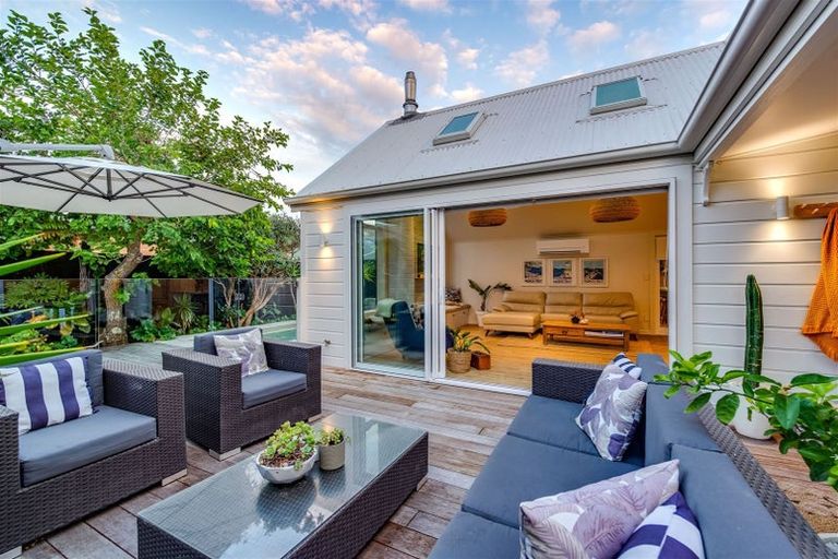 Photo of property in 43 Dryden Street, Sumner, Christchurch, 8081