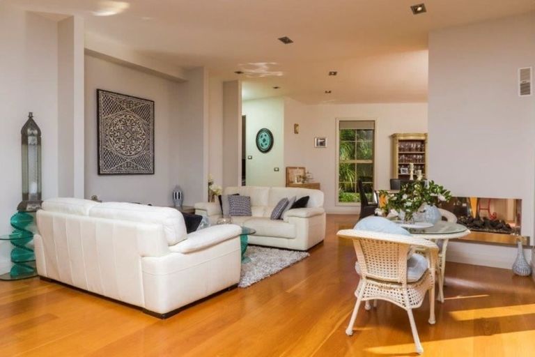 Photo of property in 121 Wade River Road, Stanmore Bay, Whangaparaoa, 0932