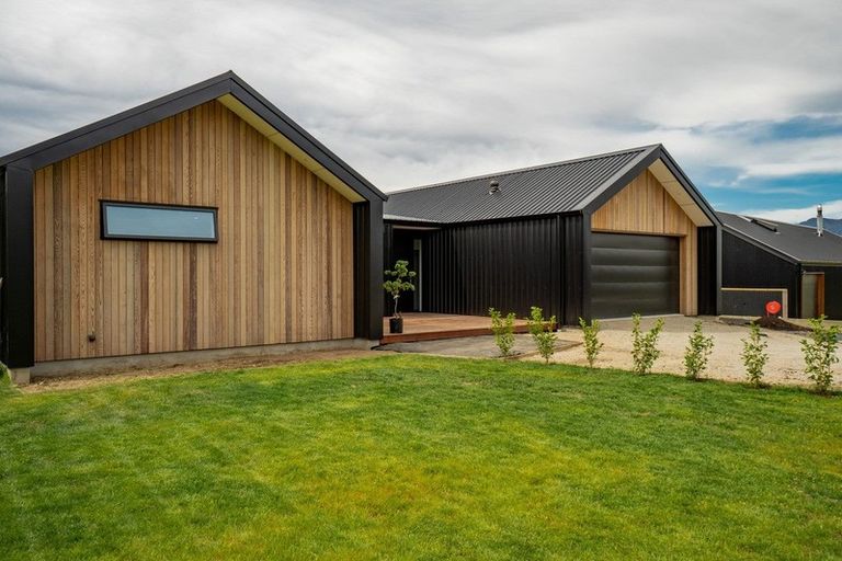 Photo of property in 5 Sorrel Street, Albert Town, Wanaka, 9305