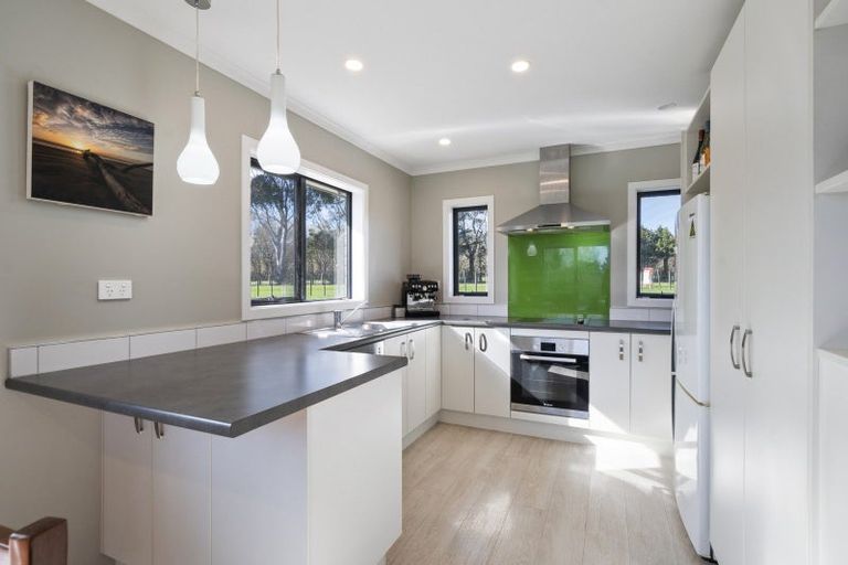 Photo of property in 841 Makerua Road, Tokomaru, Palmerston North, 4474