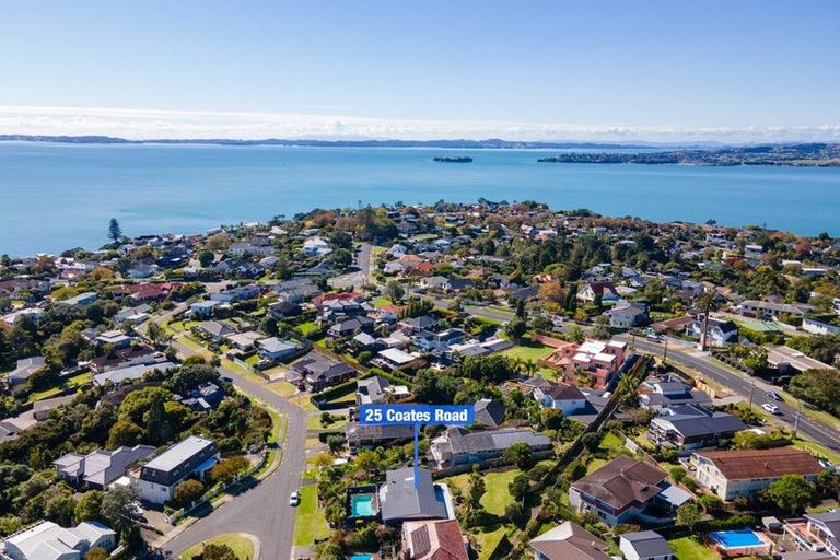 Photo of property in 25 Coates Road, Cockle Bay, Auckland, 2014