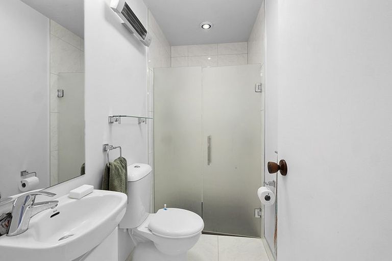 Photo of property in 13 John Guthrie Place, Merrilands, New Plymouth, 4312