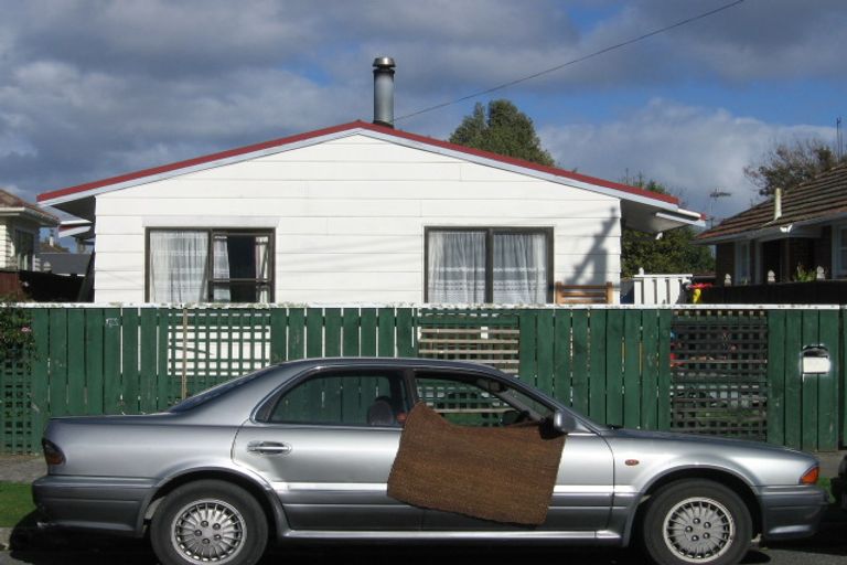 Photo of property in 30a Peck Street, Taita, Lower Hutt, 5011