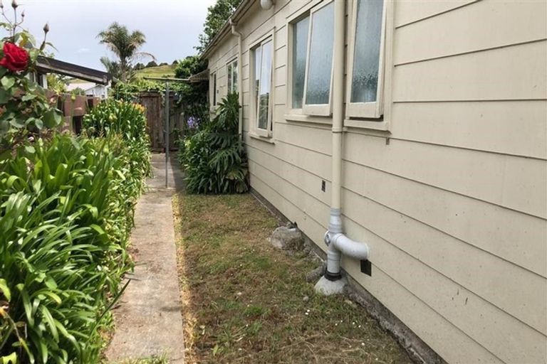 Photo of property in 2/1 Lyren Place, Half Moon Bay, Auckland, 2012