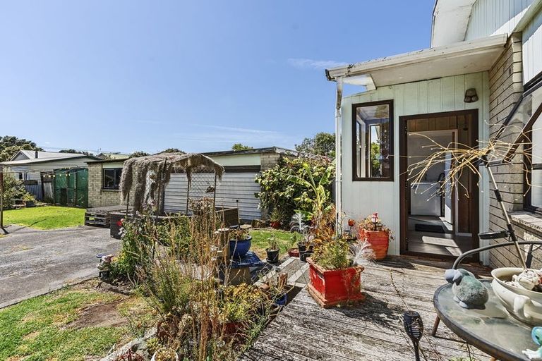 Photo of property in 70 Domett Street, Waitara, 4320