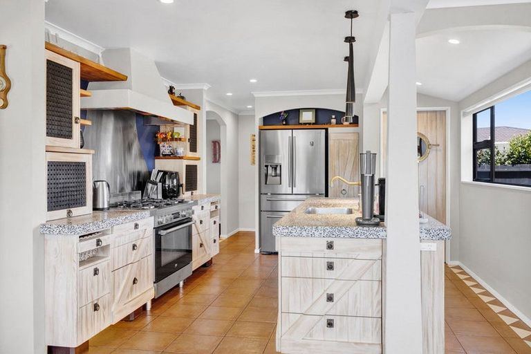 Photo of property in 9 County Drive, Hawera, 4610