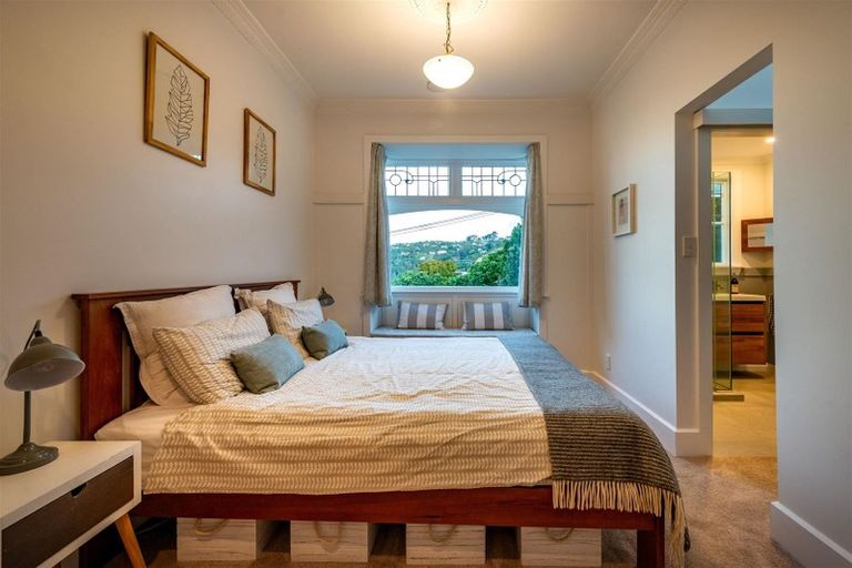 Photo of property in 108 Moncks Spur Road, Redcliffs, Christchurch, 8081