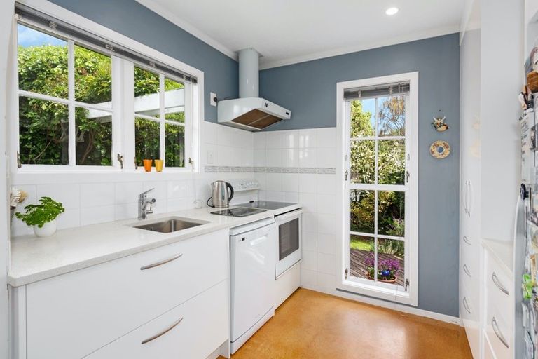 Photo of property in 32 Discovery Drive, Whitby, Porirua, 5024