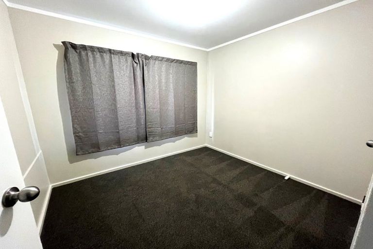 Photo of property in 17 Seaward Place, Wattle Downs, Auckland, 2103