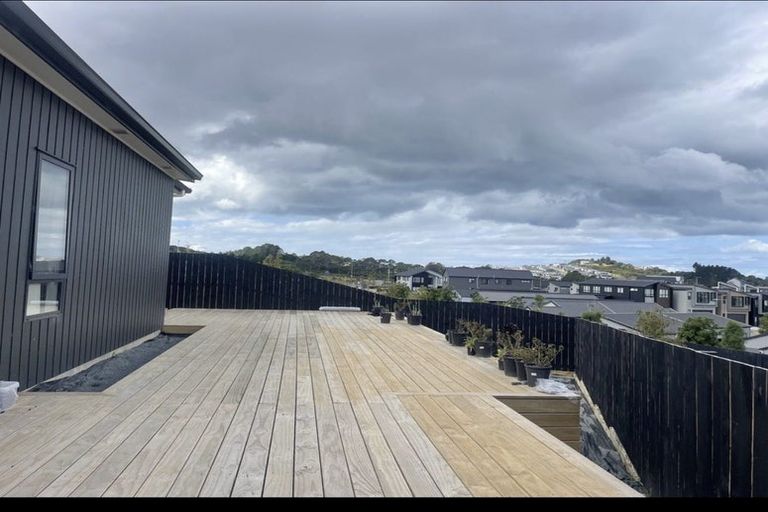 Photo of property in 15 Arawaru Avenue, Wainui, Silverdale, 0992