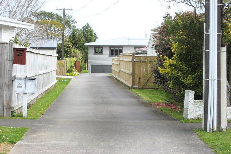 Photo of property in 9a Truby King Street, Merrilands, New Plymouth, 4312