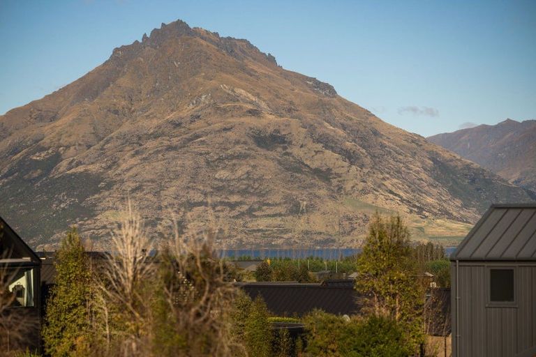 Photo of property in 11 Falconer Rise, Jacks Point, Queenstown, 9371