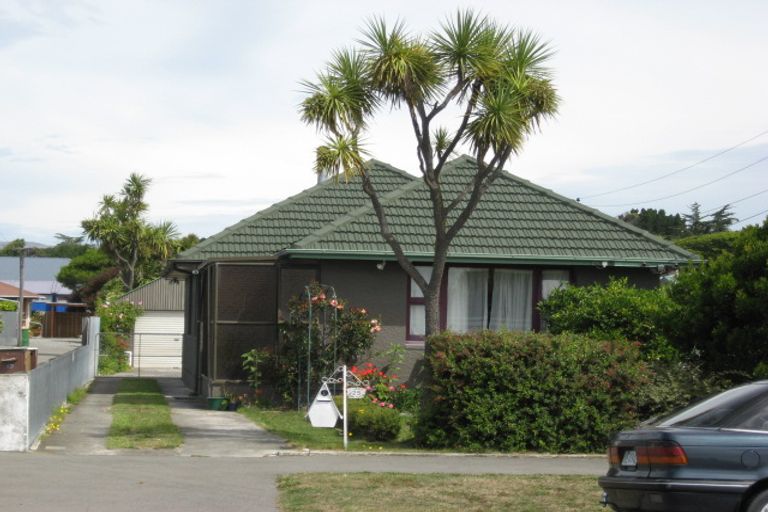 Photo of property in 25 Cradock Street, South New Brighton, Christchurch, 8062