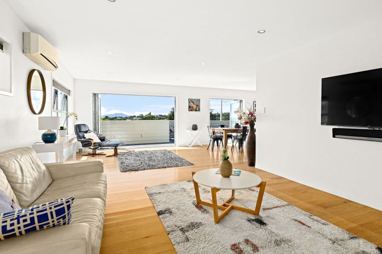 Photo of property in 82 Kowhai Road, Campbells Bay, Auckland, 0630