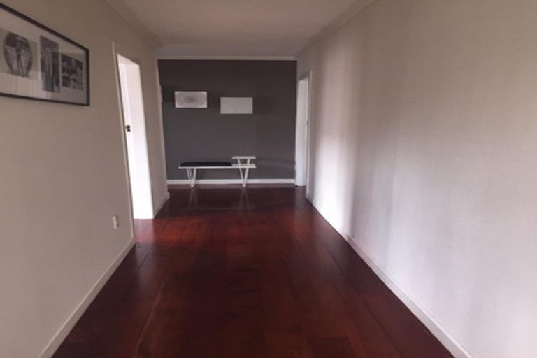 Photo of property in 47 Whiteley Street, Moturoa, New Plymouth, 4310